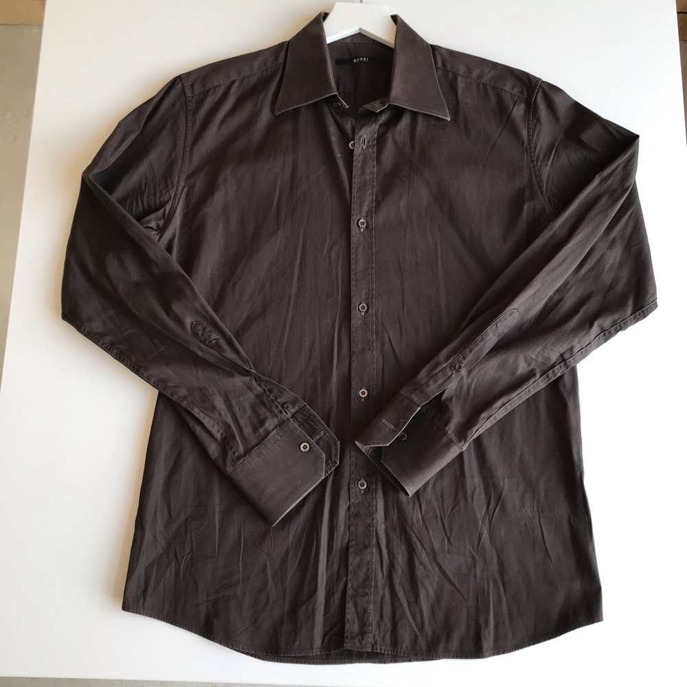 Gucci green cotton button up size 40
15 3/4